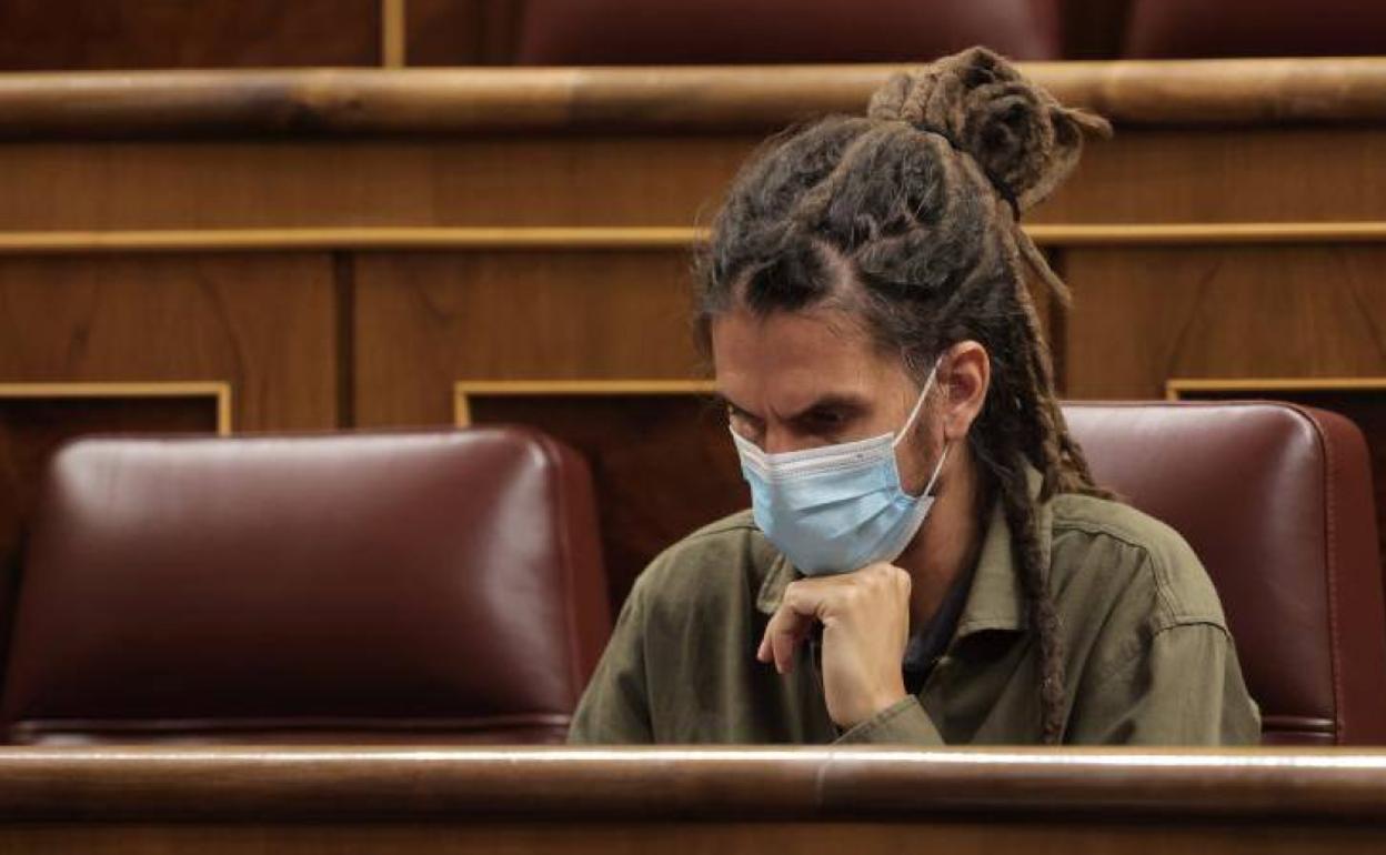 El PSOE respalda a Podemos para que Alberto Rodríguez conserve su escaño