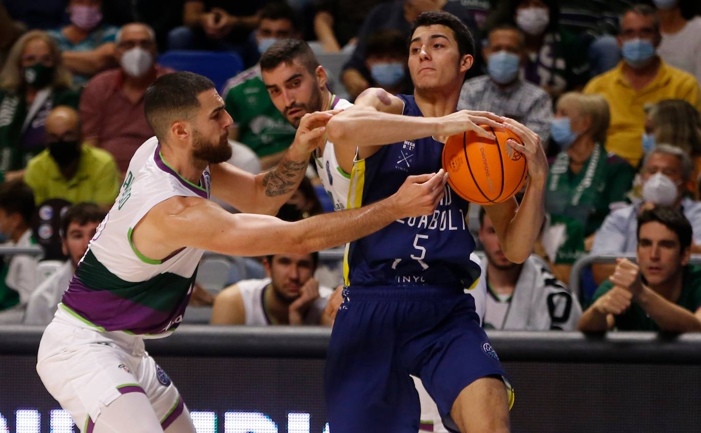 El Carpena acogió su primer partido de la Basketball Champions League 