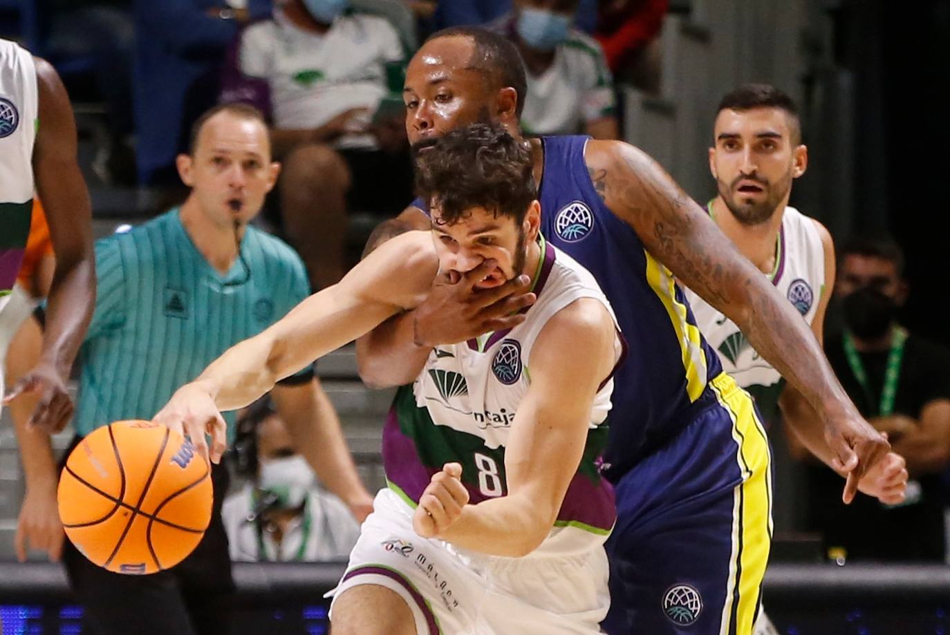 El Carpena acogió su primer partido de la Basketball Champions League 