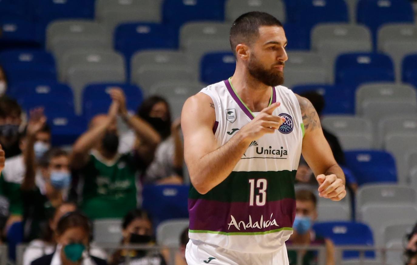 El Carpena acogió su primer partido de la Basketball Champions League 