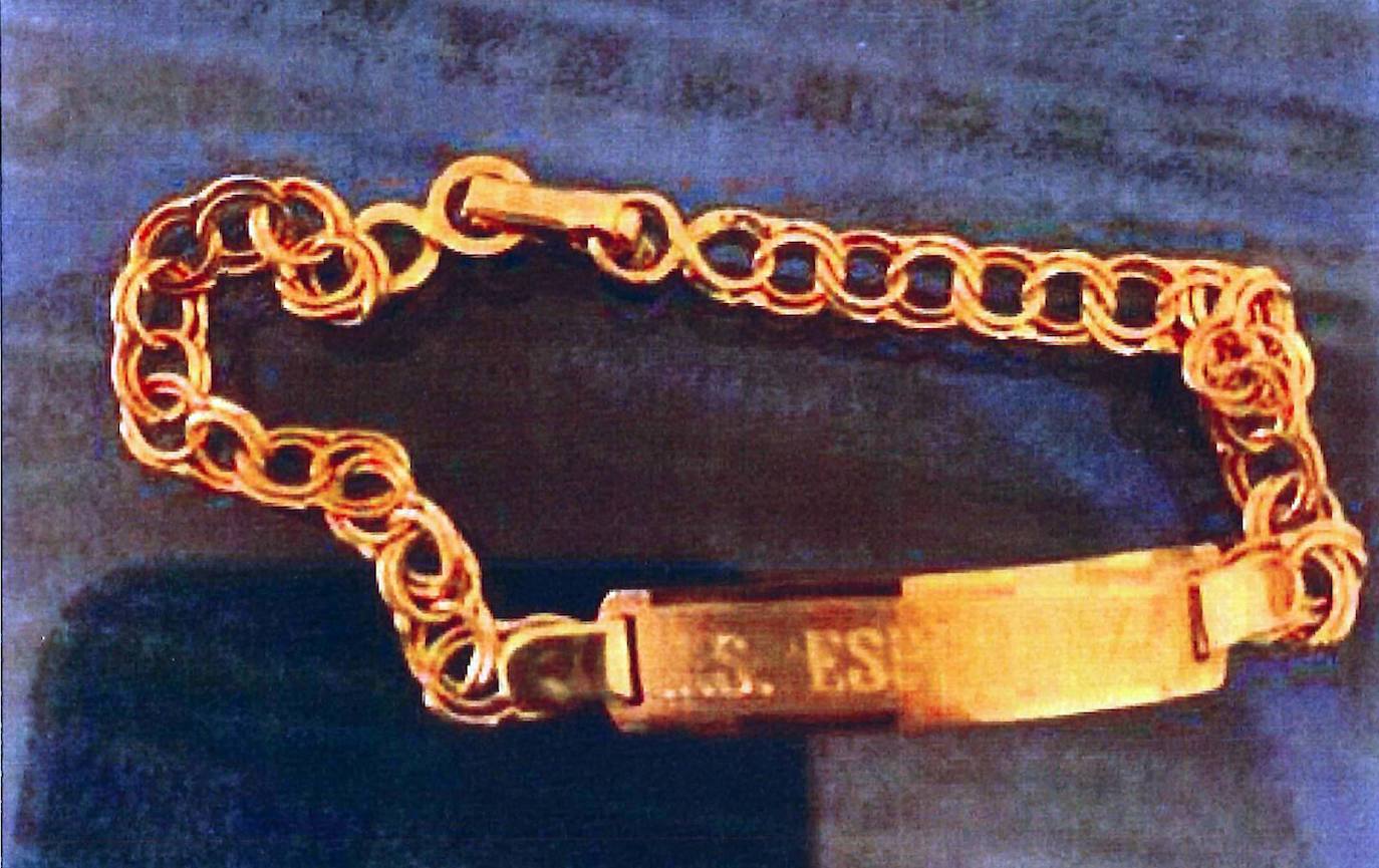 Tras la investigación del Obispado y de la Guardia Civil, el pueblo ha logrado recuperar al menos las alhajas, 12 piezas de oro de un valor «incalculable por lo sentimental y lo simbólico», dice el regidor