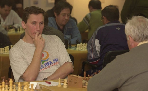 Oleg Korneev, gran maestro ganador de la primera edición. 