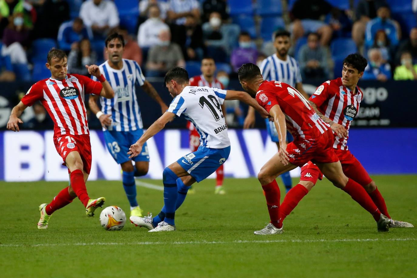 La Rosaleda volvió a vivir un partido con gran ambiente 