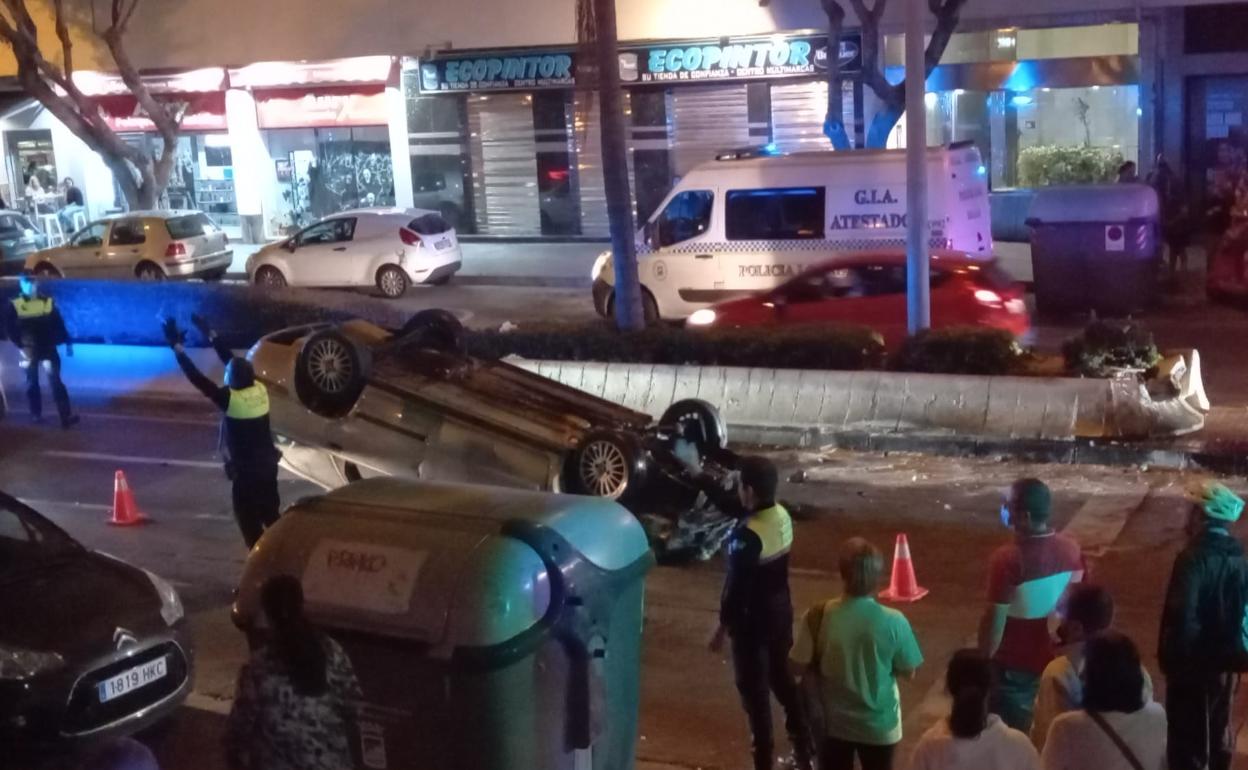 Málaga: Cuadruplica la tasa de alcohol tras un aparatoso accidente con su hijo menor en el coche en Carretera de Cádiz