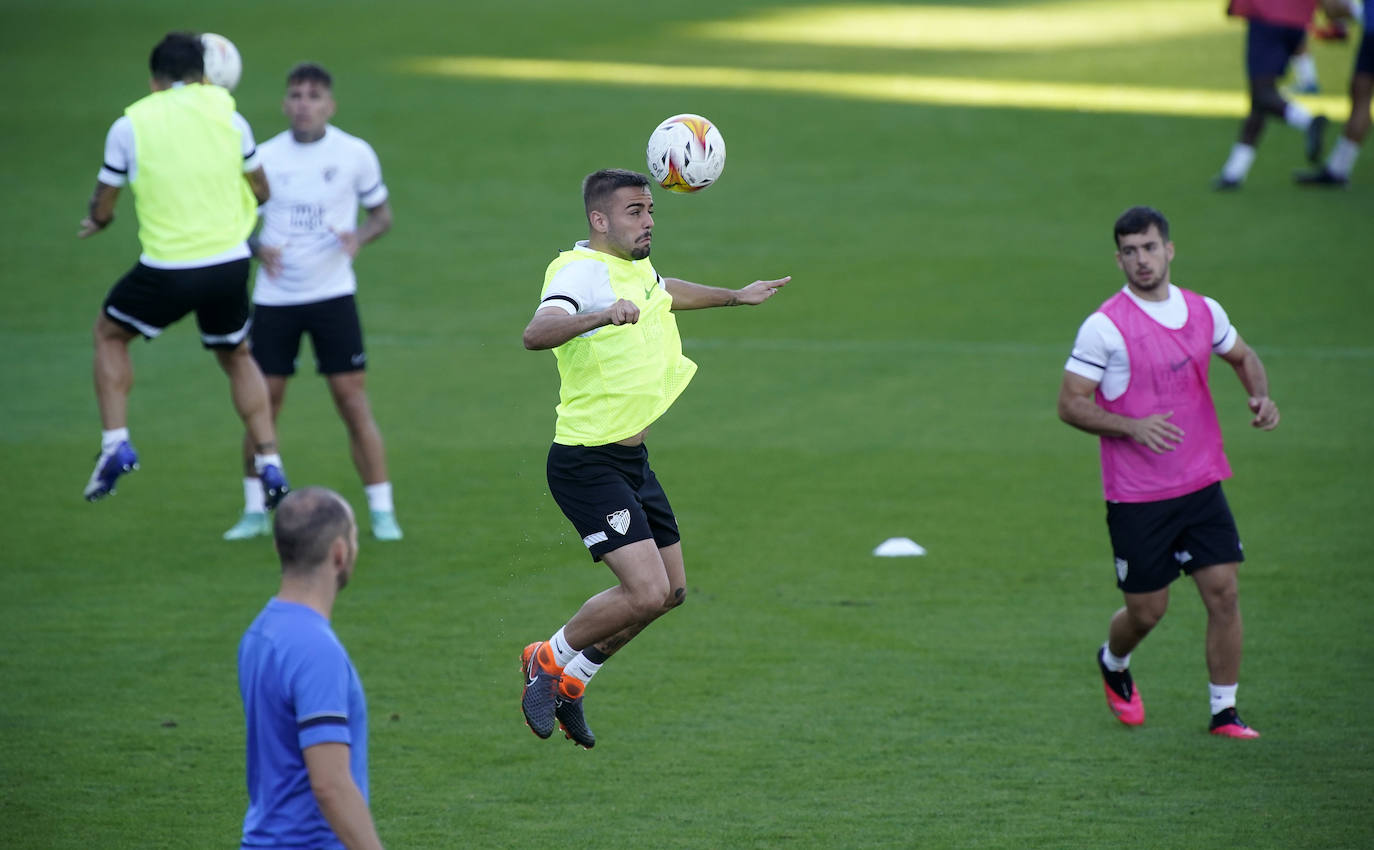 Fotos del entrenamiento del Málaga en La Rosaleda.