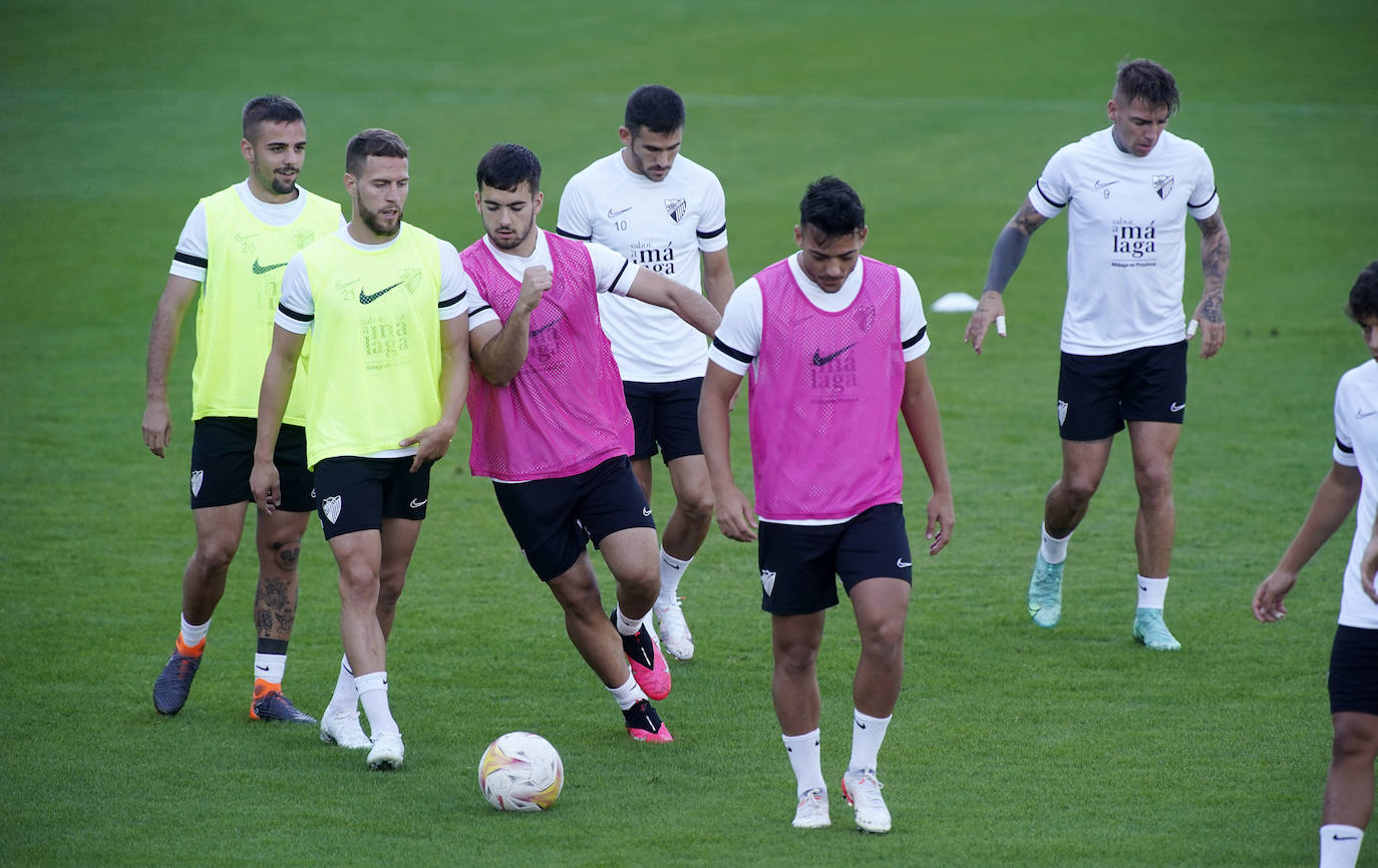 Fotos del entrenamiento del Málaga en La Rosaleda.