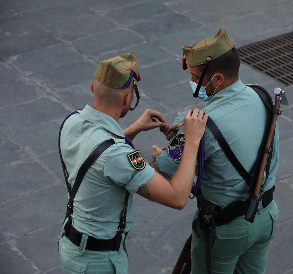 Dieciséis tronos recorren la ciudad para conmemorar el centenario de la Agrupación de Cofradías de Málaga en un evento histórico. En la imagen, Mena.