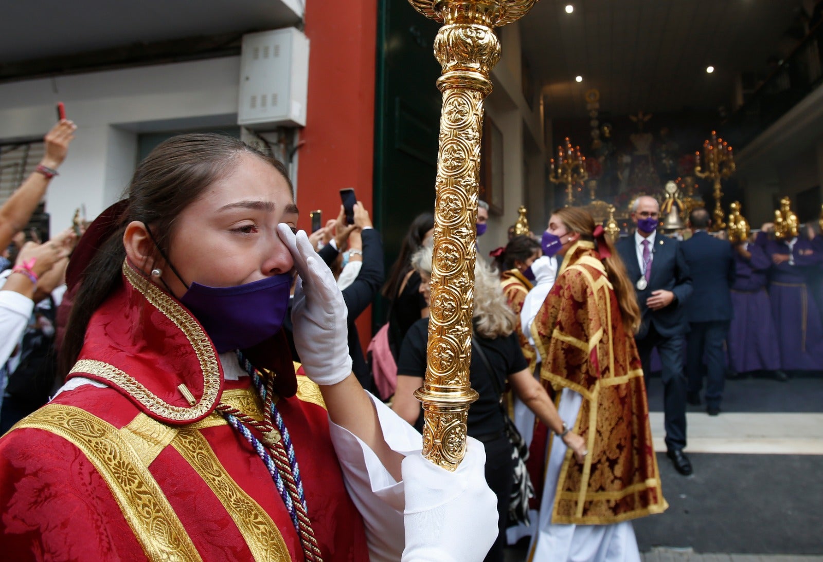 Dieciséis tronos recorren la ciudad para conmemorar el centenario de la Agrupación de Cofradías de Málaga en un evento histórico. En la imagen, Sentencia.