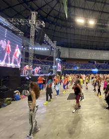 Imagen secundaria 2 - El zumba vuelve al Martín Carpena con 500 seguidores e instructores en un evento europeo