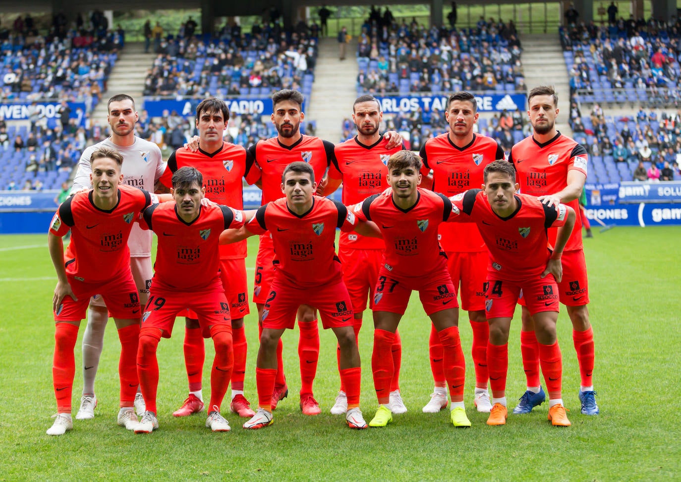 La visita del Málaga al Oviedo, en fotos. 