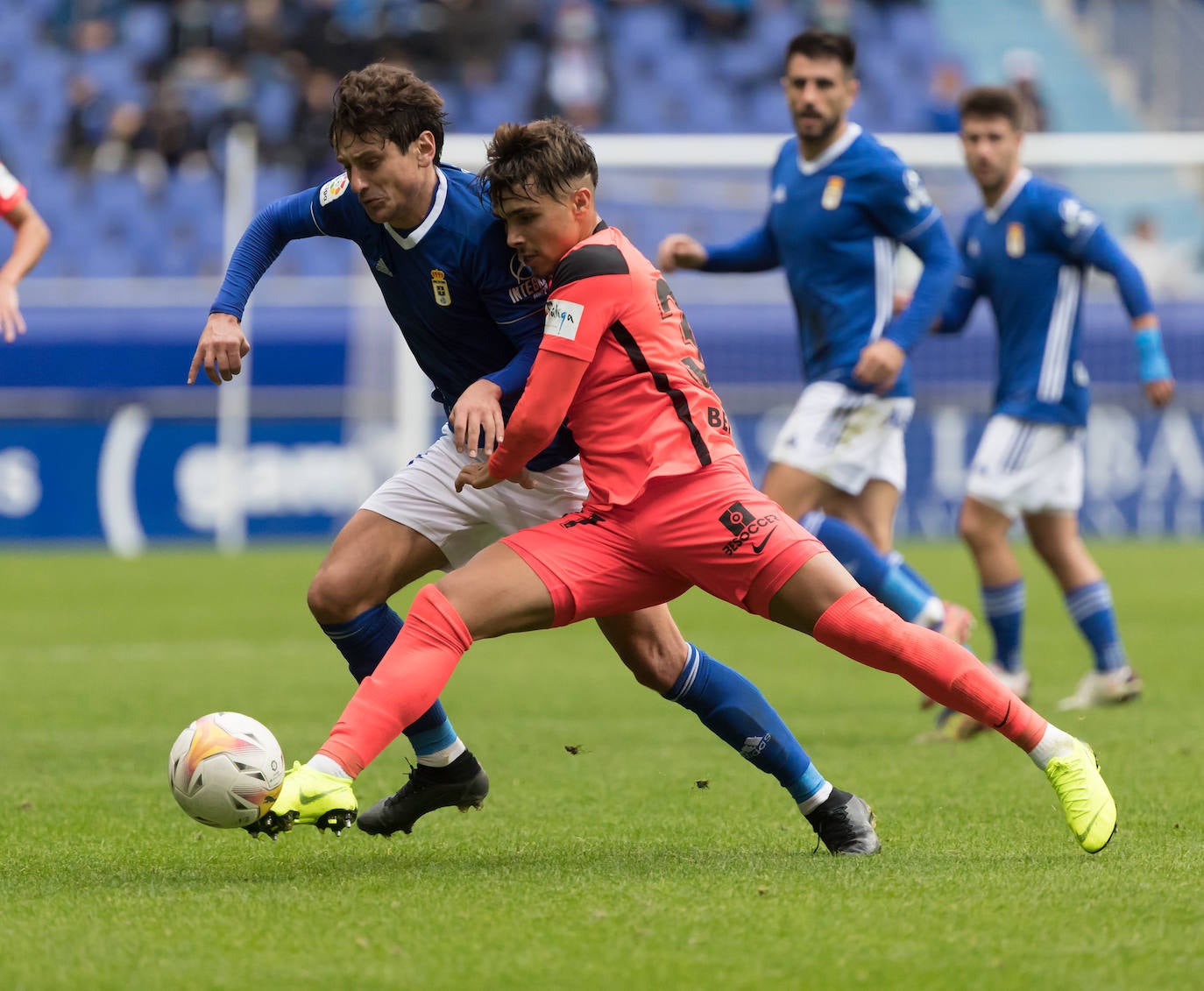 La visita del Málaga al Oviedo, en fotos. 