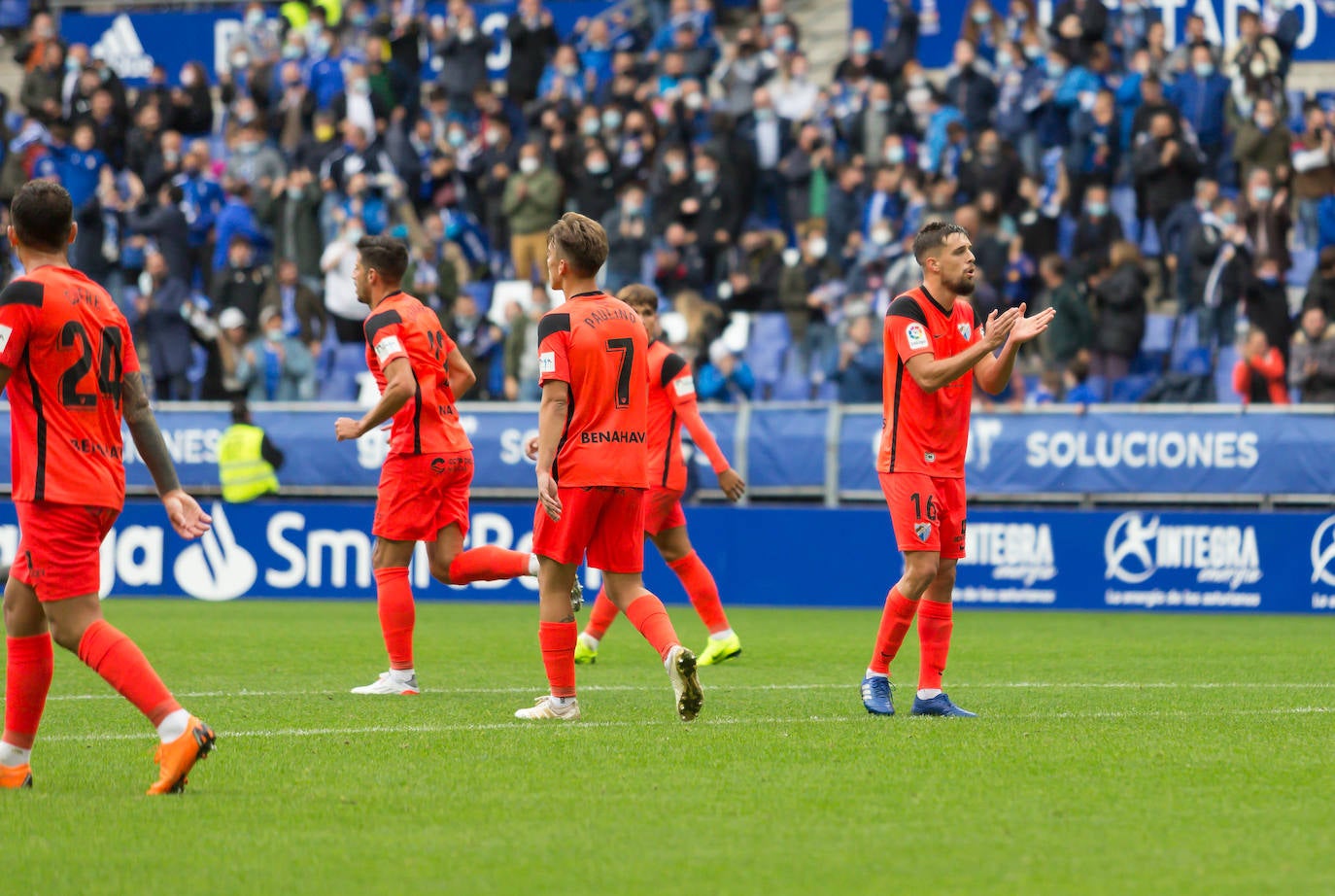 La visita del Málaga al Oviedo, en fotos. 