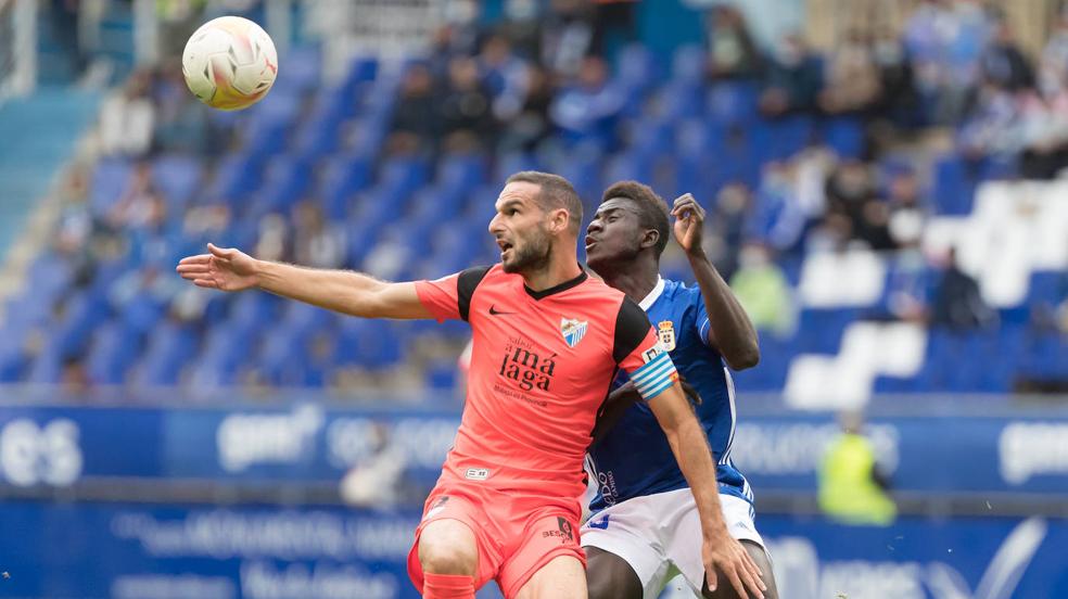 La visita del Málaga al Oviedo, en imágenes