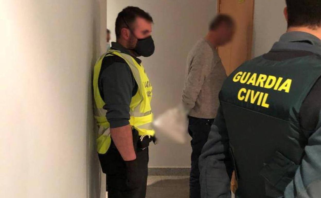 Francisco Javier Almeida, durante su comparecencia ante la Guardia Civil tras la muerte del niño en Lardero (La Rioja).