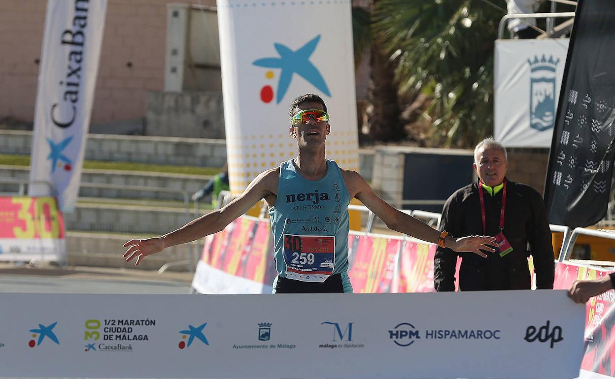 Cristóbal Valenzuela, en el momento de su llegada a la meta. 