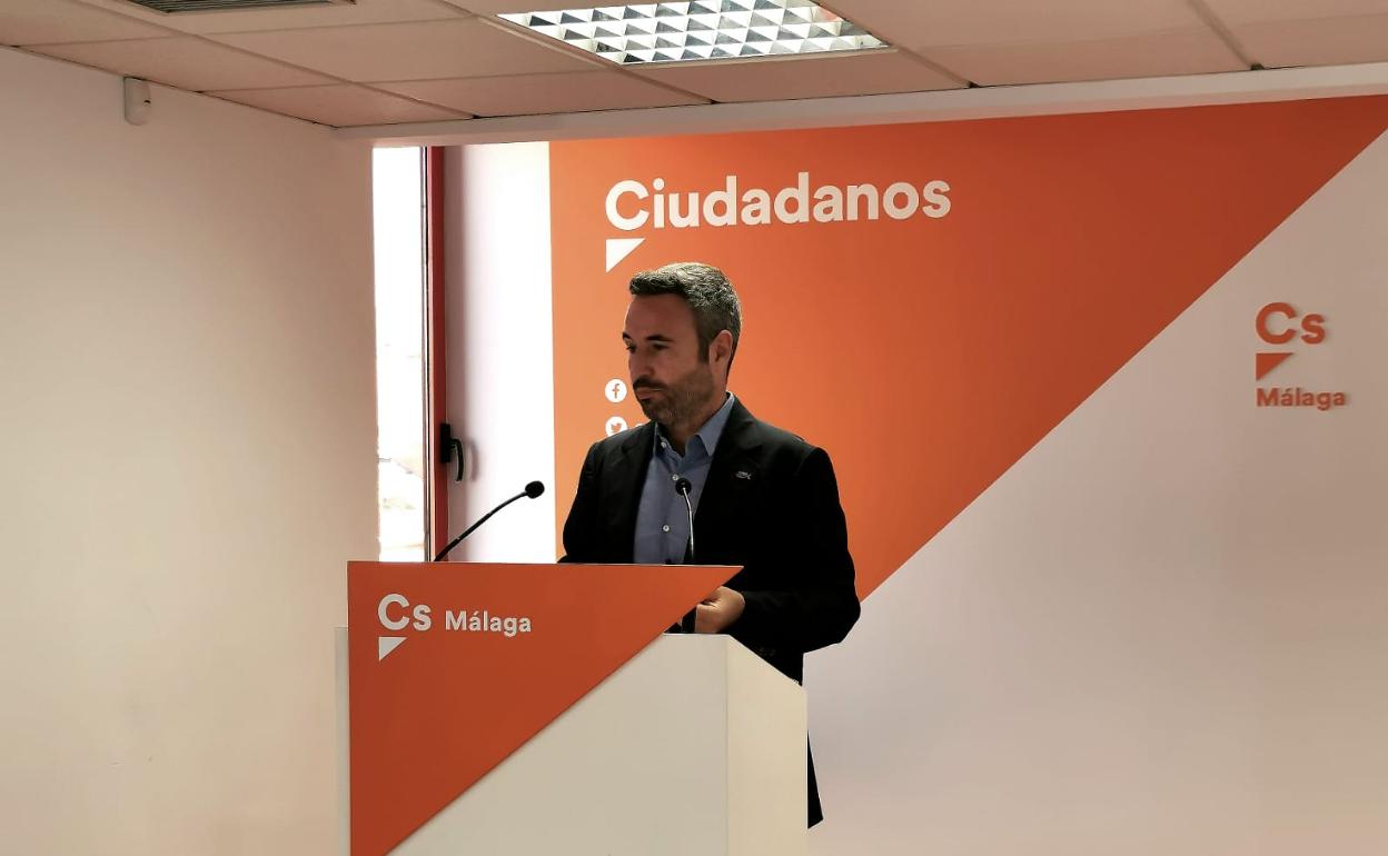 Díaz, esta mañana, en la rueda de prensa en la sede provincial.