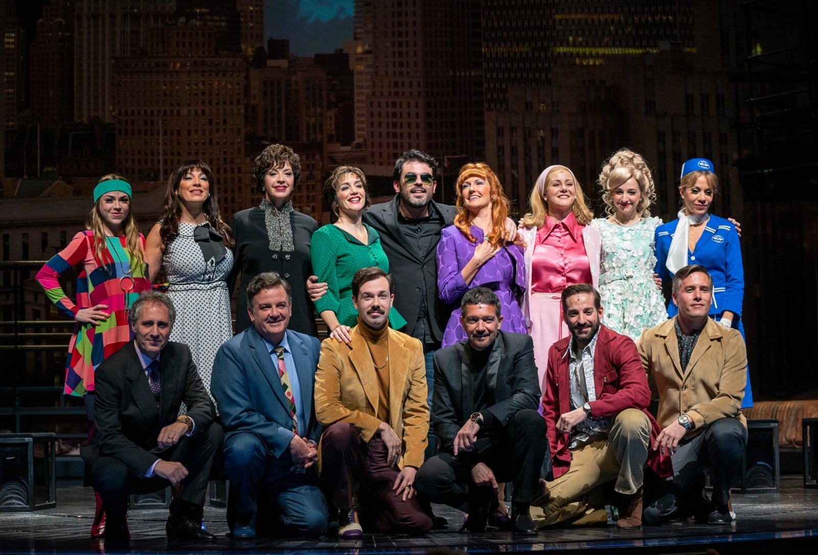 Proyecciones en 3D, un escenario giratorio y una escenografía envolvente dan espectacularidad al segundo musical de la factoría del Soho.