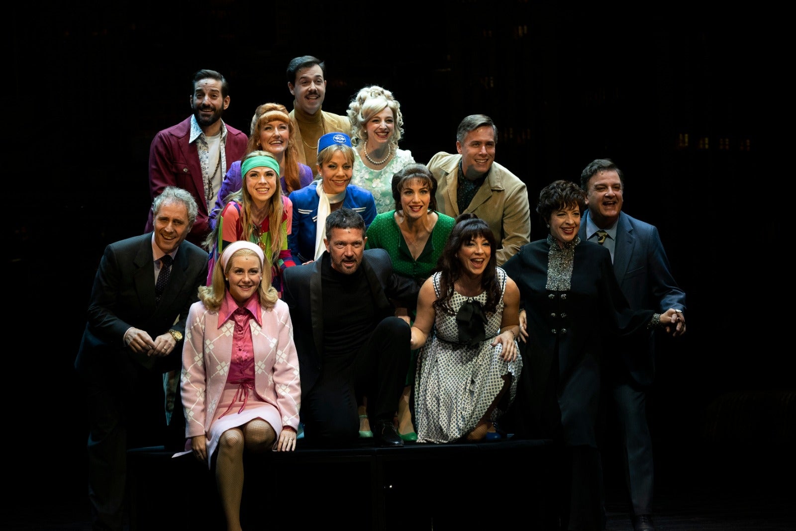 Proyecciones en 3D, un escenario giratorio y una escenografía envolvente dan espectacularidad al segundo musical de la factoría del Soho.