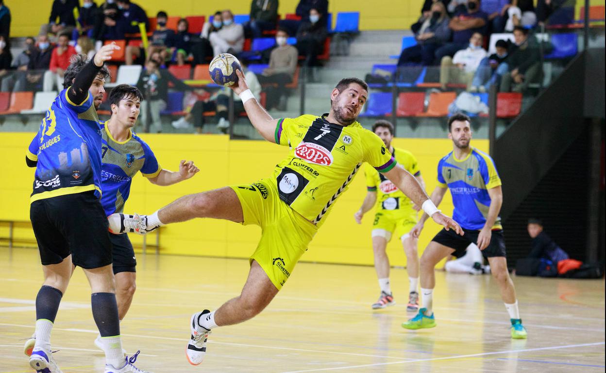 El Trops Málaga celebra a lo grande su primer triunfo a domicilio