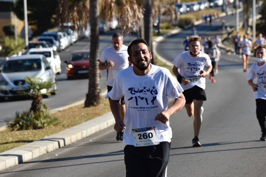 La Carrera Litoral Holiday World cuenta, como en cada edición, con tres modalidades diferentes en la carrera: de 21 kilómetros (media maratón), y de 10 y 5 kilómetros, pensados para pasear y para los niños. También se podía colaborar con dorsal 0