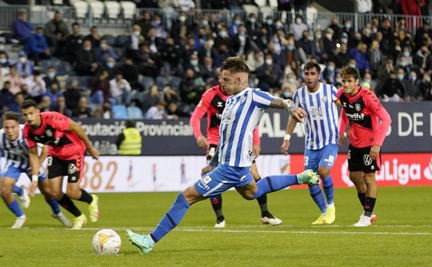 Nueva fiesta en La Rosaleda en un triunfo de inteligencia y oficio del Málaga (1-0)