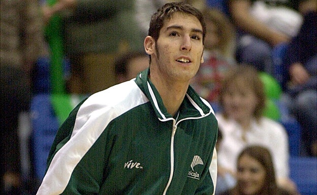 Alberto Corbacho, en un calentamiento con el Unicaja. 