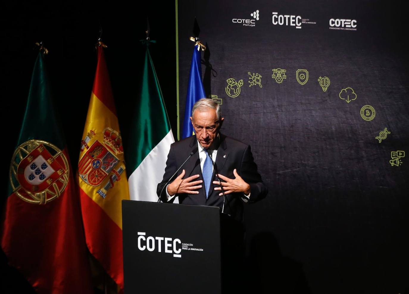 El acto estuvo presidido por Felipe VI, junto a los jefes de Estado de Italia, el presidente de la República, Sergio Mattarella; y Portugal, su homólogo Marcelo Rebelo de Sousa.