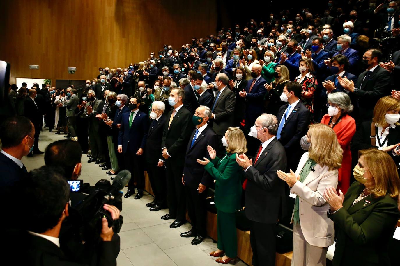 El acto estuvo presidido por Felipe VI, junto a los jefes de Estado de Italia, el presidente de la República, Sergio Mattarella; y Portugal, su homólogo Marcelo Rebelo de Sousa.