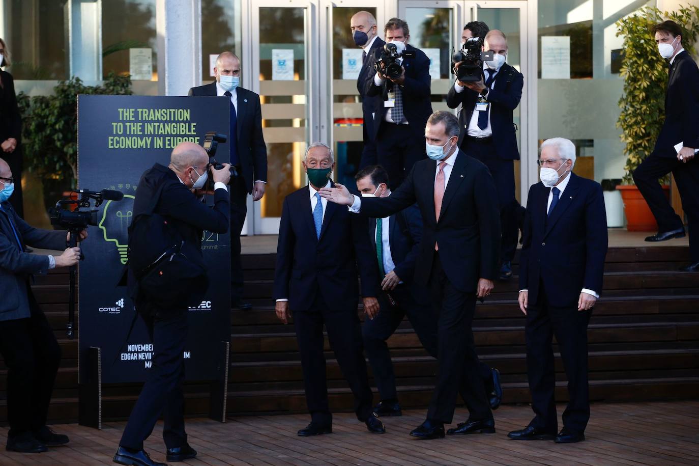 El acto estuvo presidido por Felipe VI, junto a los jefes de Estado de Italia, el presidente de la República, Sergio Mattarella; y Portugal, su homólogo Marcelo Rebelo de Sousa.