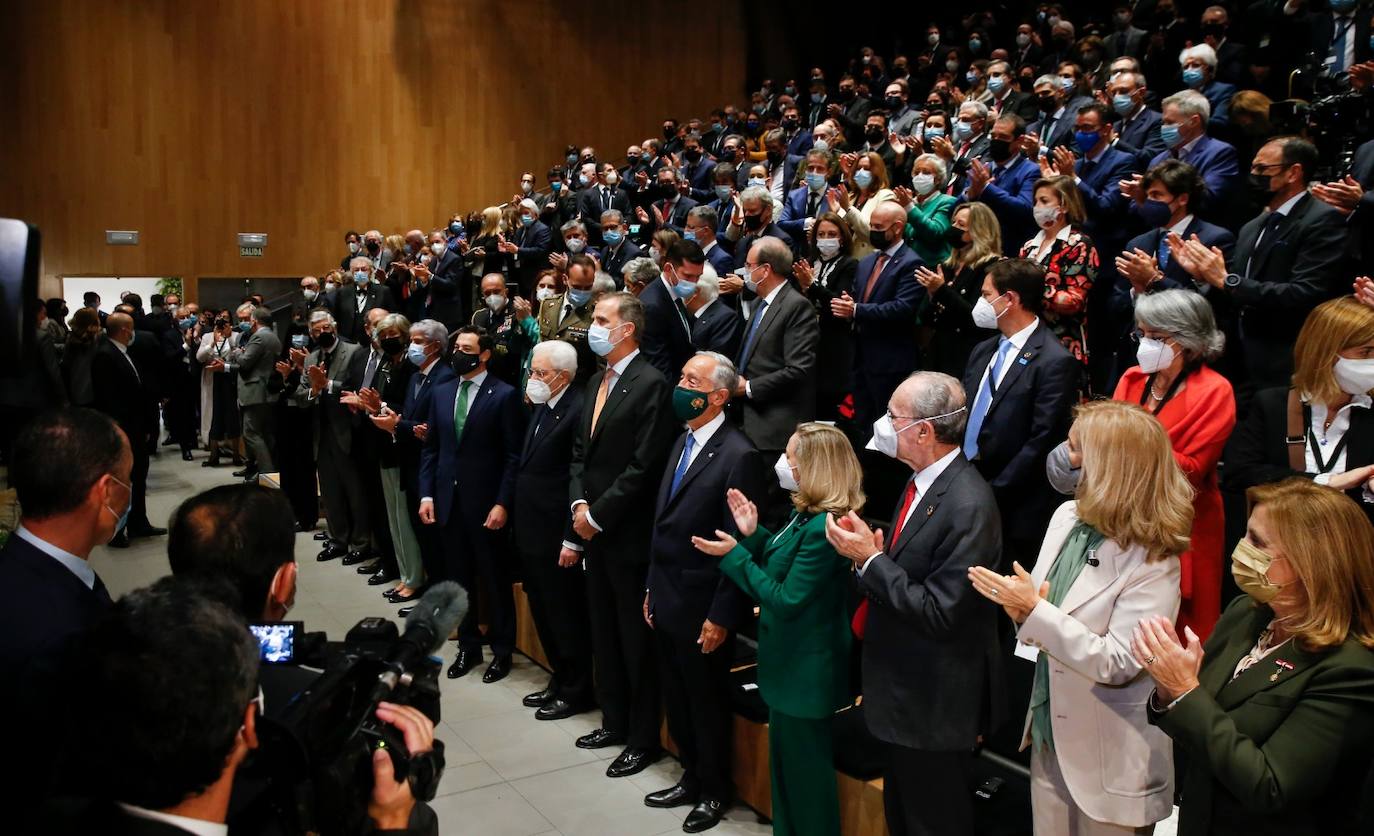 El acto estuvo presidido por Felipe VI, junto a los jefes de Estado de Italia, el presidente de la República, Sergio Mattarella; y Portugal, su homólogo Marcelo Rebelo de Sousa.