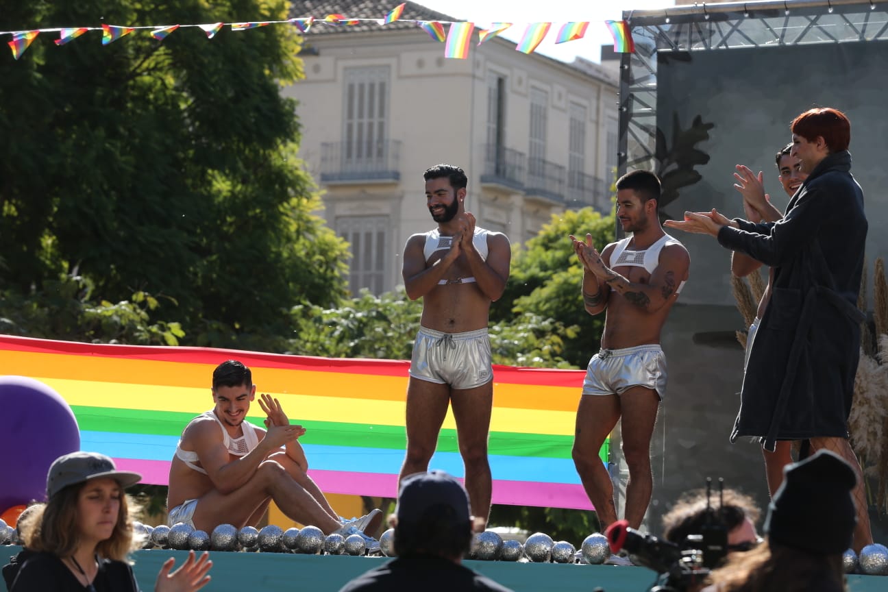 Julián Villagrán se transforma en una drag queen en la comedia 'Como Dios manda', la ópera prima de la malagueña Paz Jiménez que estos días se rueda en Málaga