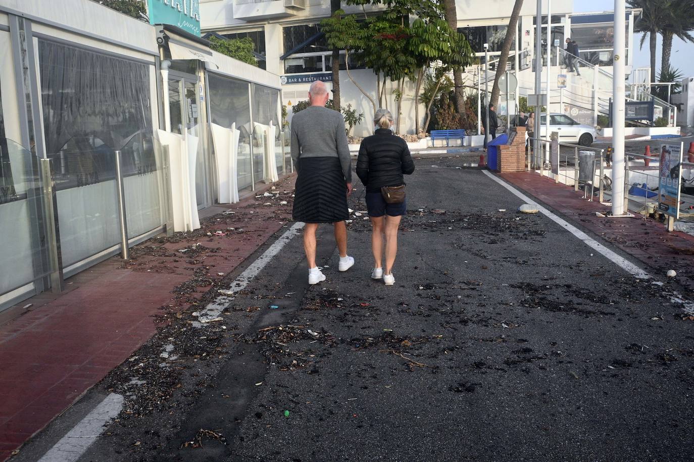 Daños causados por el temporal en las playas de Marbella y Río Verde.