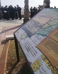 Imagen secundaria 2 - Tres imágenes de los actos de homenaje celebrados ayer en el paseo marítimo. 