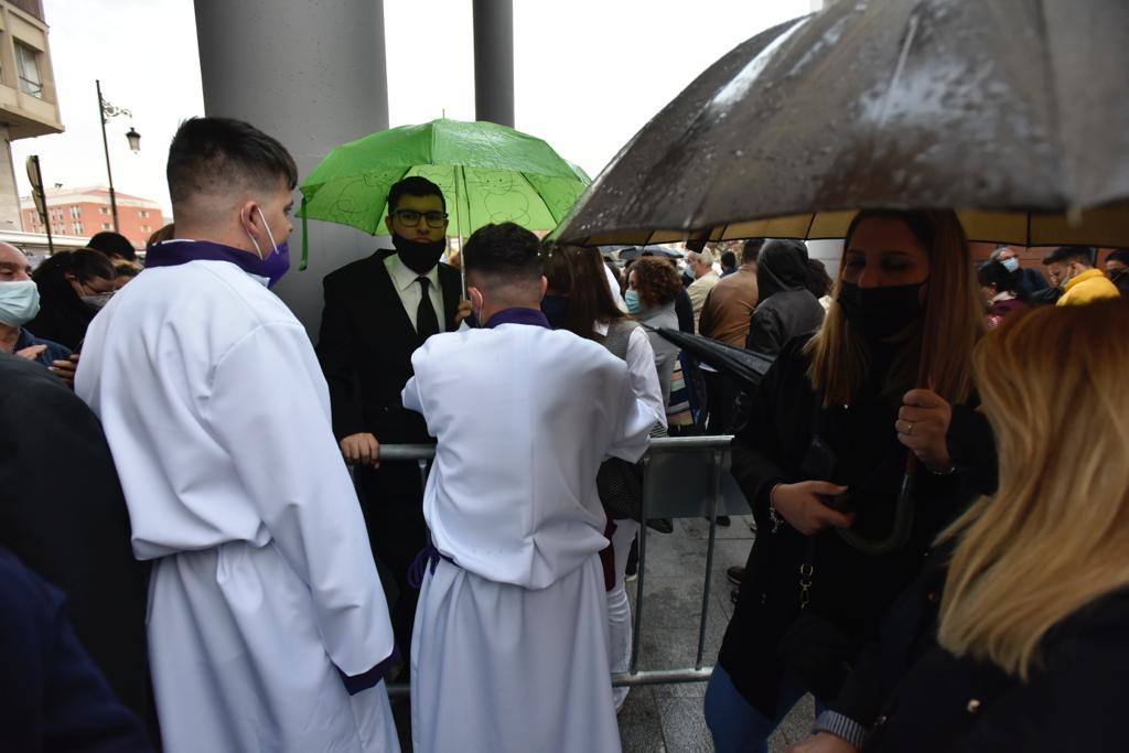 La lluvia impidió ver al trono procesionar por las calles de Málaga 