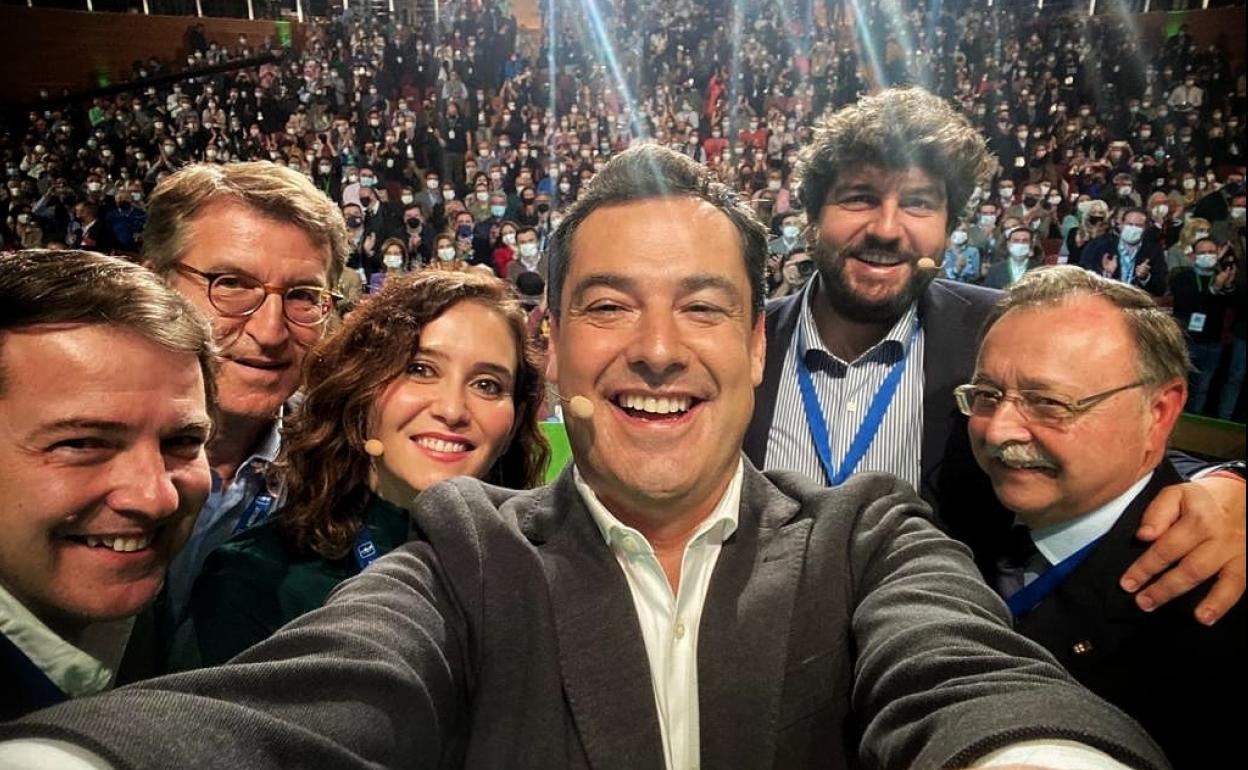 Juanma Moreno, con Alfonso F. Mañueco, Núñez Feijóo, Isabel Díaz Ayuso y Fernando López Miras.