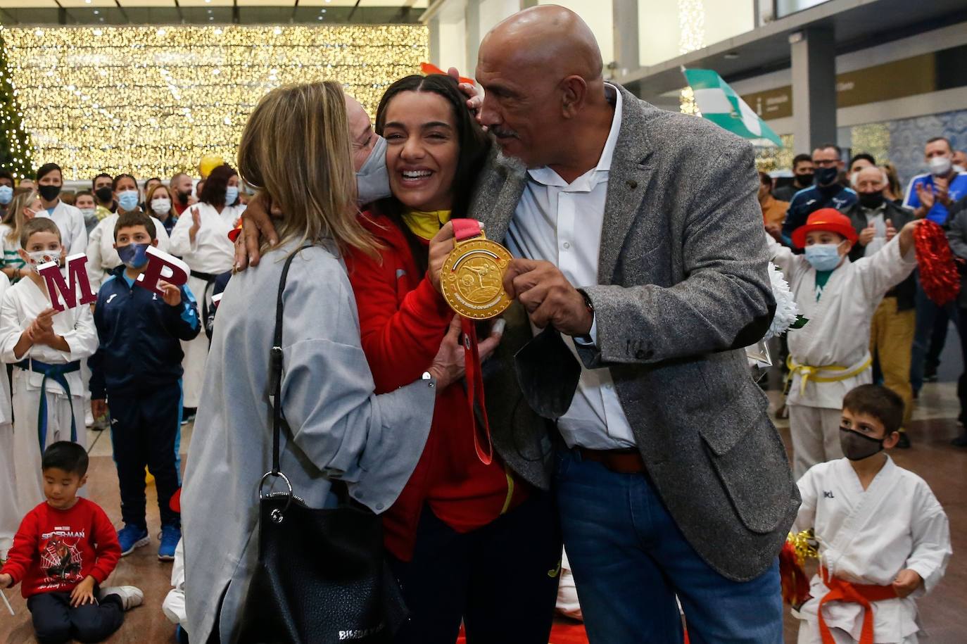 Recibimiento en su vuelta a casa a la campeona mundial María Torres. 