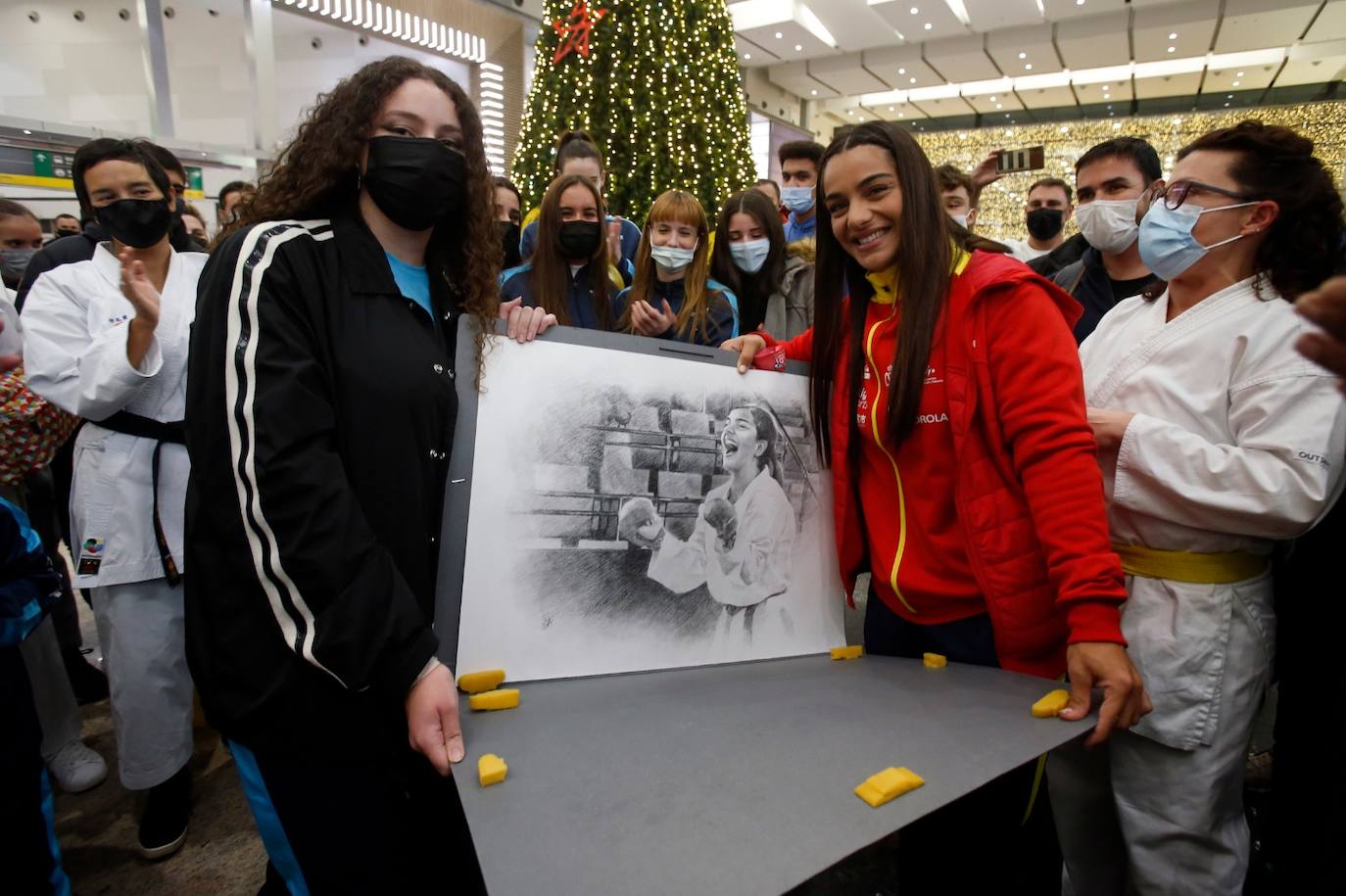 Recibimiento en su vuelta a casa a la campeona mundial María Torres. 