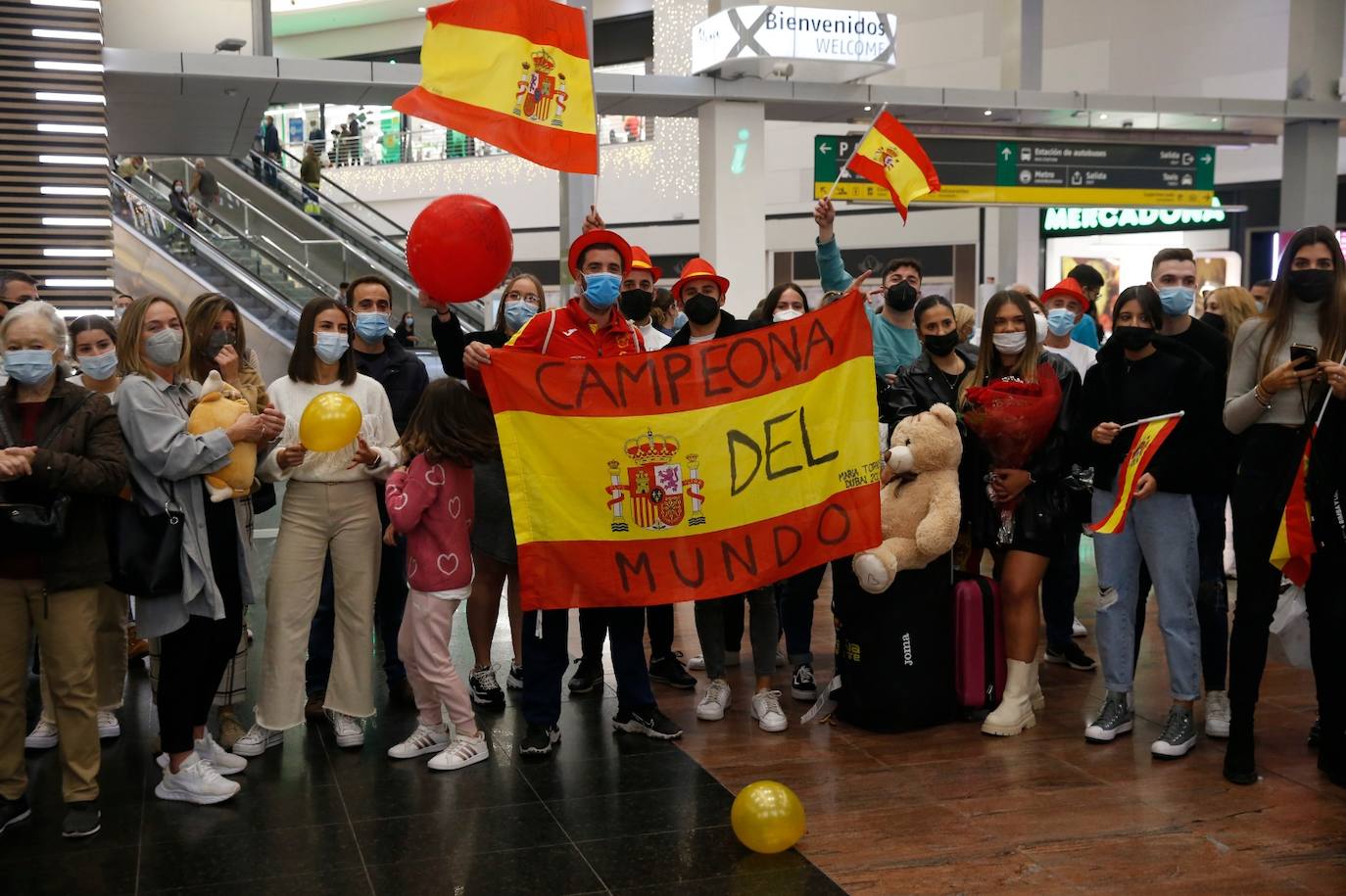 Recibimiento en su vuelta a casa a la campeona mundial María Torres. 