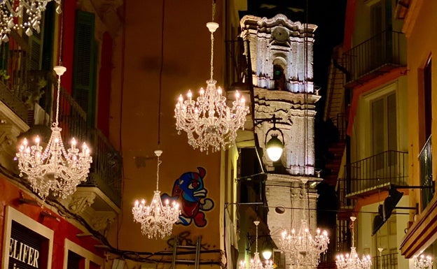 Un salón palaciego en la calle San Juan: Así lucirá la iluminación navideña