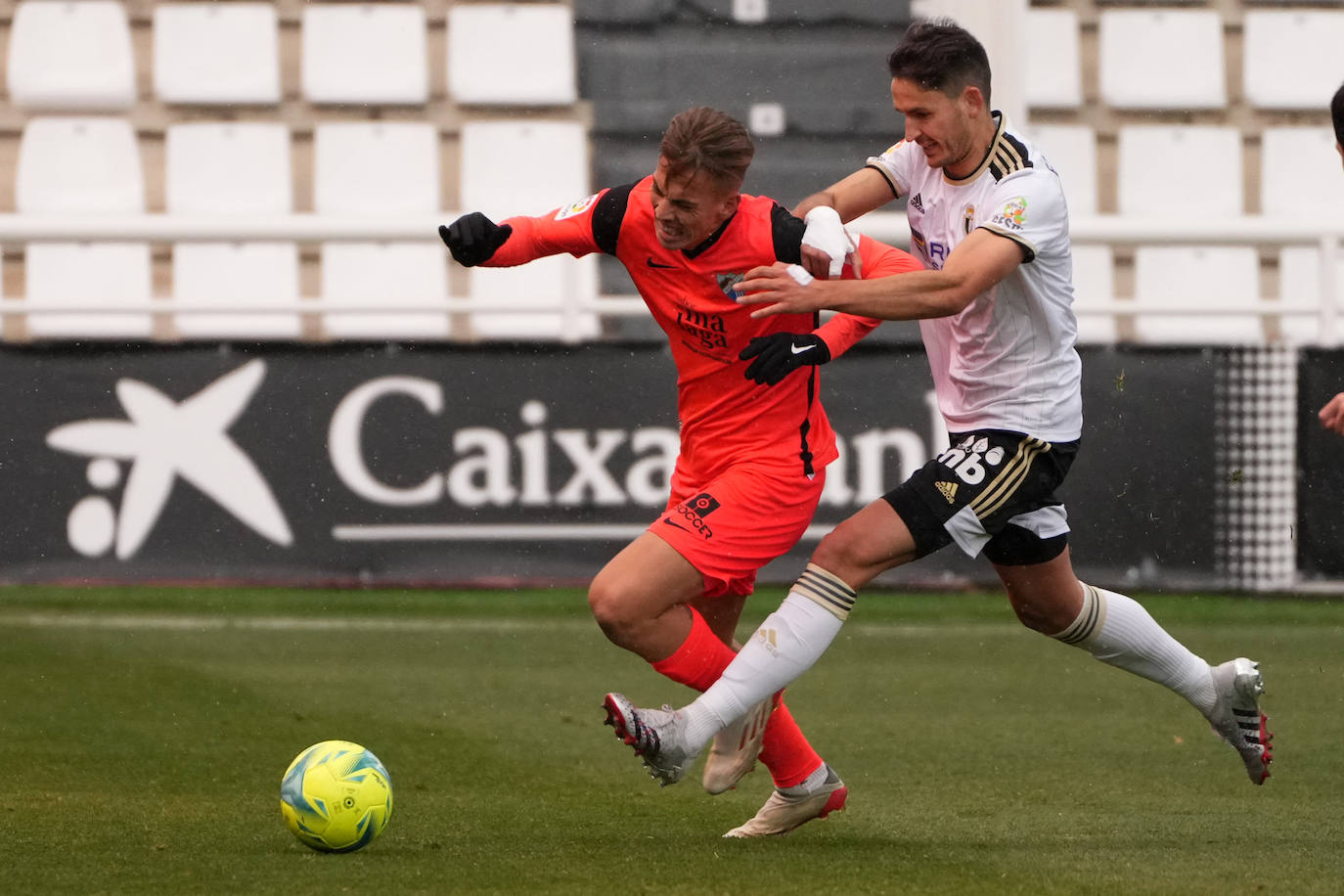 Fotos: Derrota y mala imagen del Málaga en Burgos