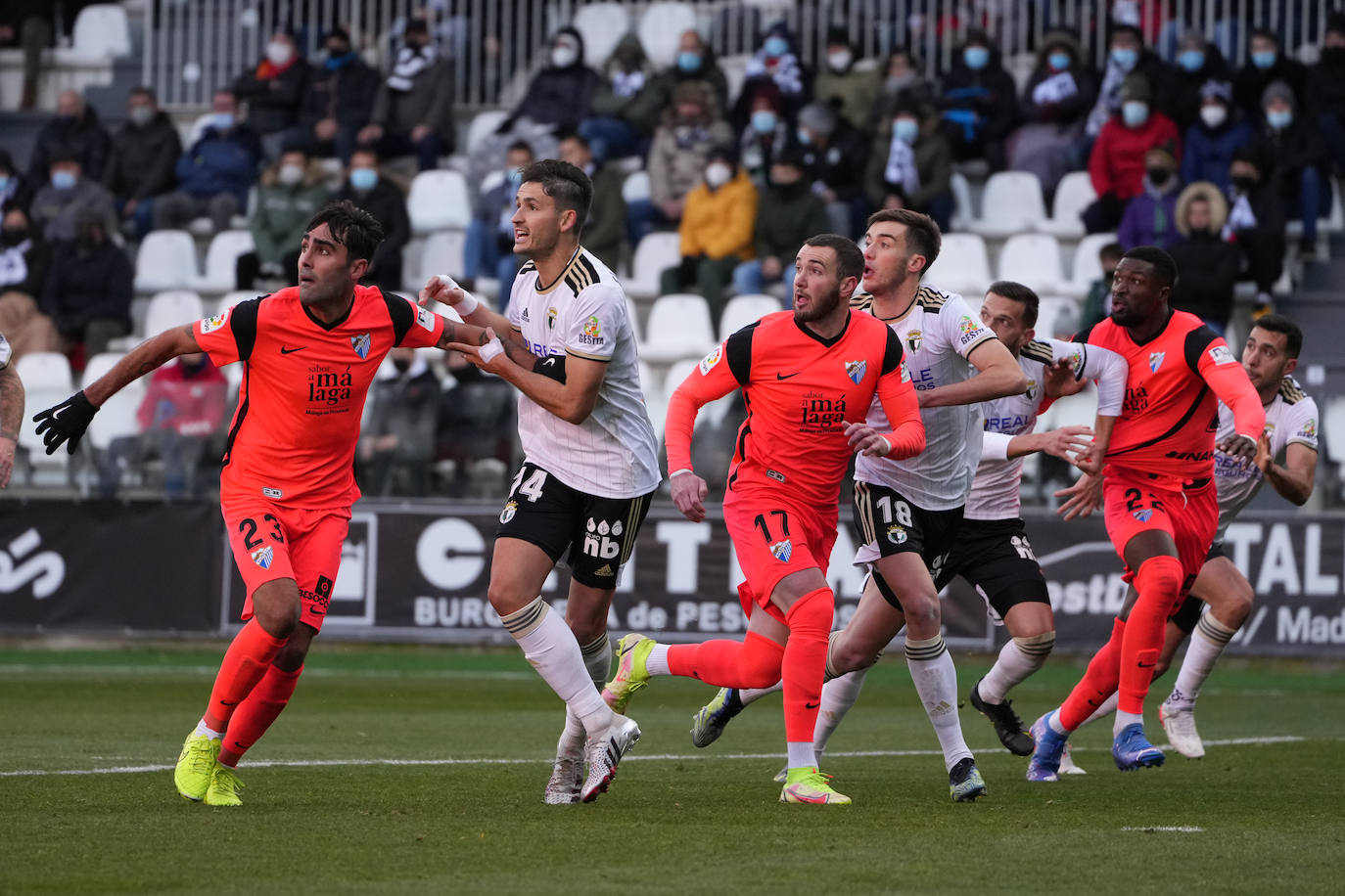 Fotos: Derrota y mala imagen del Málaga en Burgos