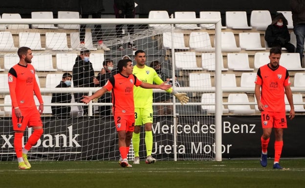 Un esperpéntico Málaga en Burgos causa sonrojo (3-0)