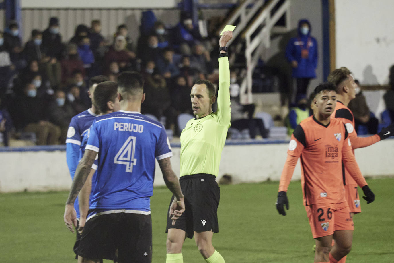 El Málaga encarriló el partido en la primera mitad con dos goles 