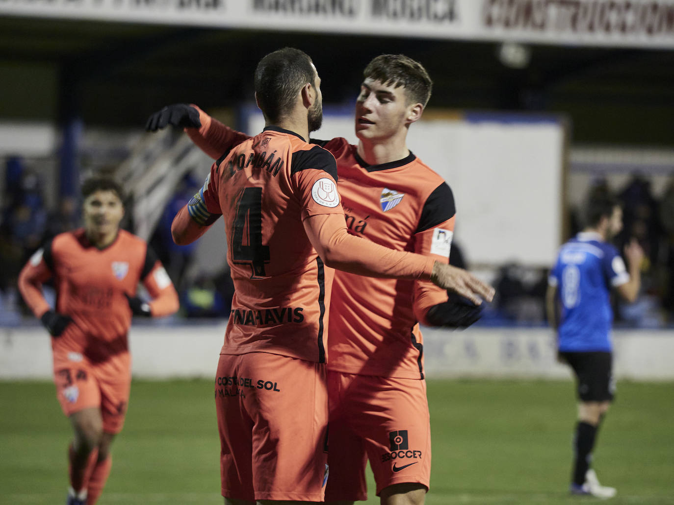 El Málaga encarriló el partido en la primera mitad con dos goles 