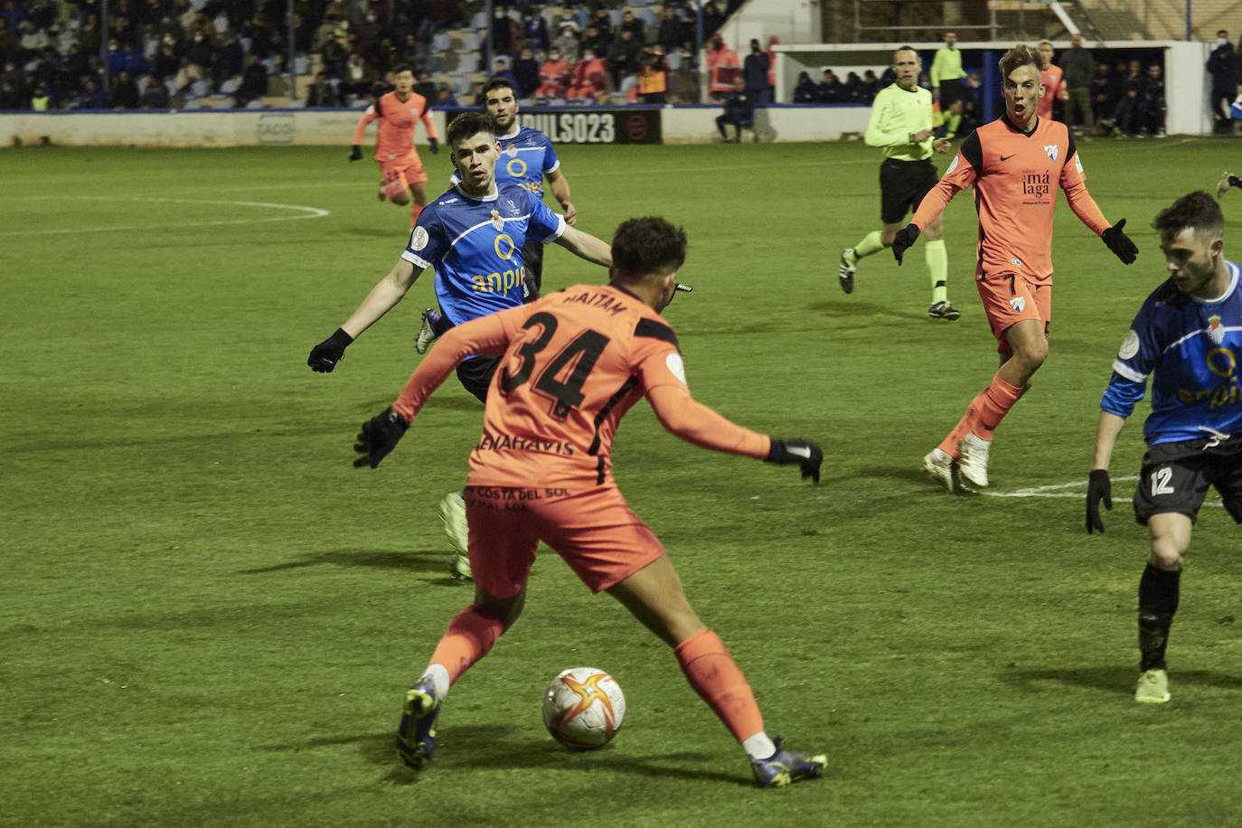 El Málaga encarriló el partido en la primera mitad con dos goles 