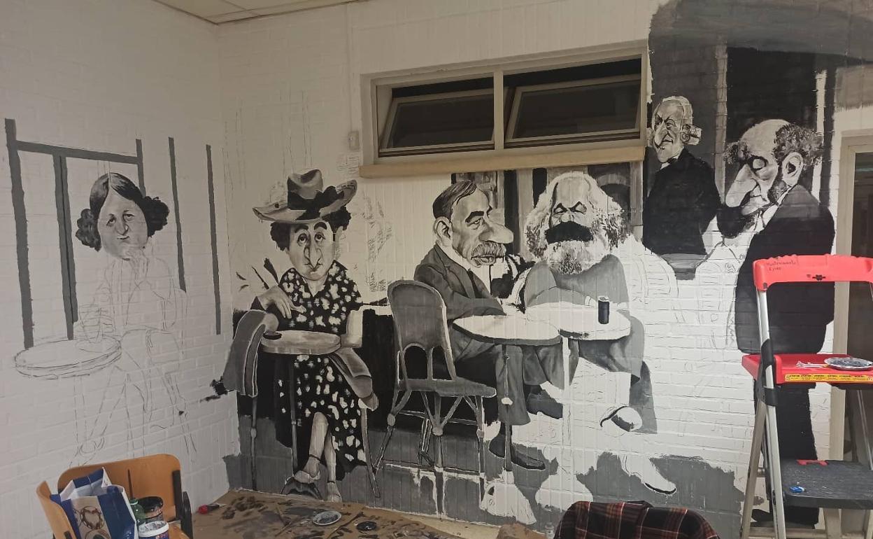 Joan Robinson, Rosa Luxemburgo, Keynes, Marx, Adam Smith y Stuart Mill, aún sin terminar. 