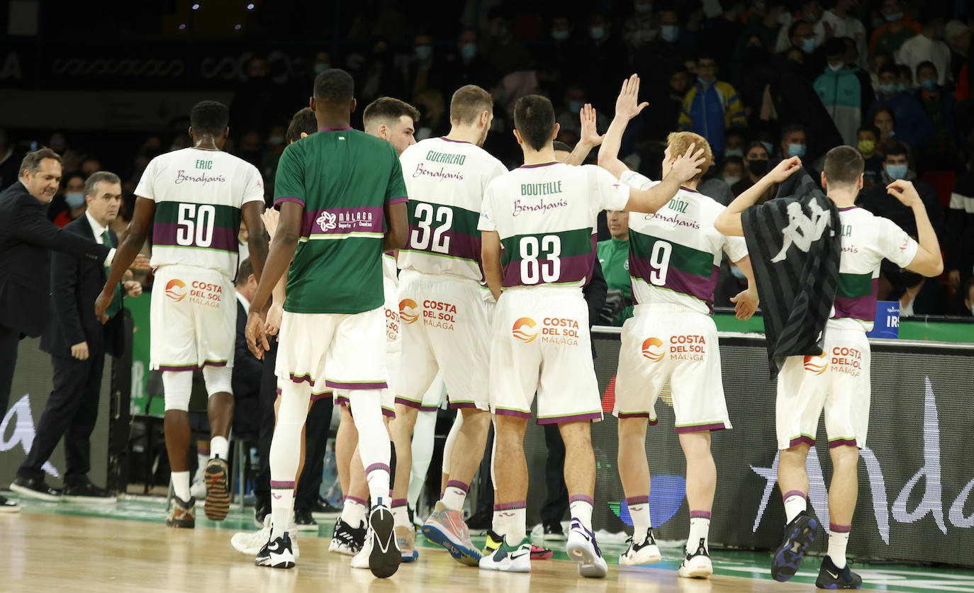 Las mejores imágenes del partido disputado este domingo en Coosur Betis y Unicaja