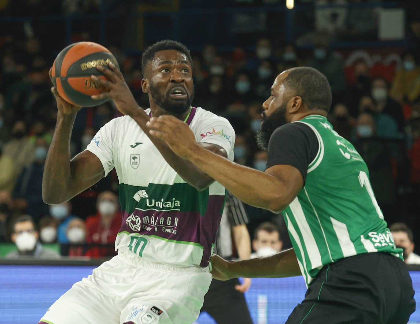 Las mejores imágenes del partido disputado este domingo en Coosur Betis y Unicaja