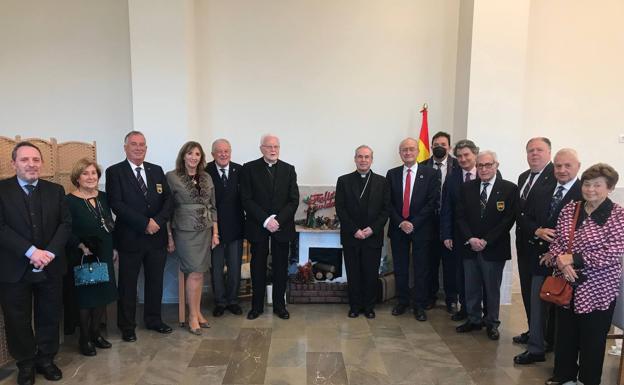 Invitados a la recepción celebrada en la Casa Diocesana en honor del cardenal Amigo.