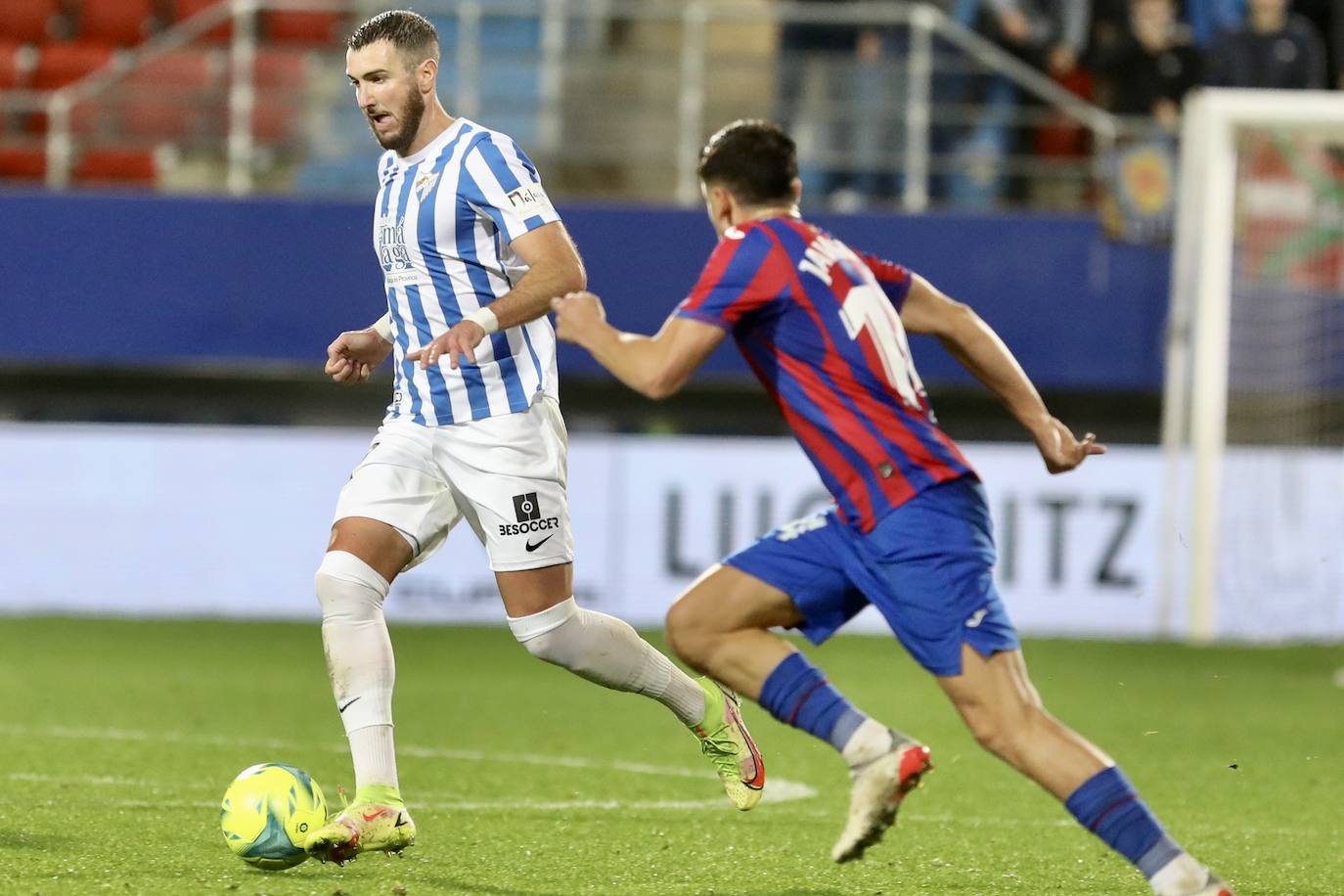 Fotos: El Málaga empata en el campo del Eibar (2-2)